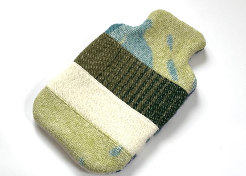 NZ Wool Hot Water Bottle Cover 2Qt 2L, Geometric Heating Pad Alternative, Period Cramp Relief Cozy Insulating Sleeve | Wärmflasche image 4