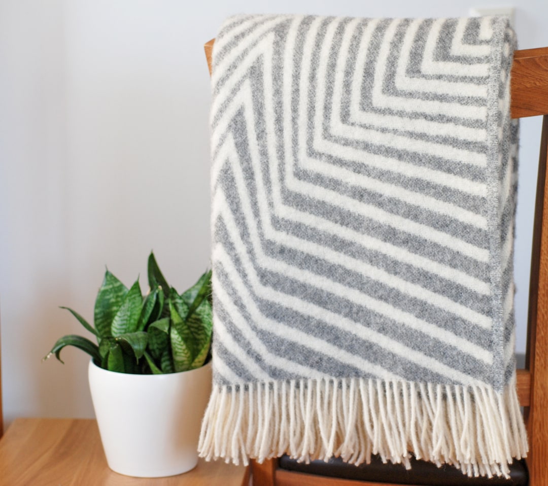 Warm New Zealand Wool Throw Fringe Natural Soft Wool Blanket in Ivory