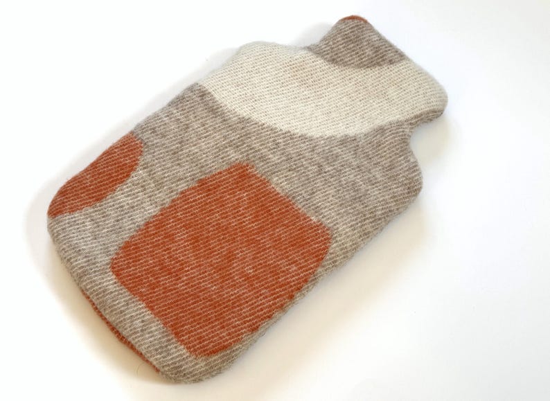 NZ Wool Hot Water Bottle Cover 2Qt 2L, Geometric Heating Pad Alternative, Period Cramp Relief Cozy Insulating Sleeve | Wärmflasche image 10