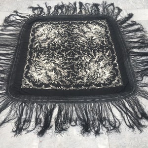 Antique Chinese Manila Hand Embroidery Silk Shawl floral shawl Embroidered Piano Shawl Long Frings Art décor FREE SHIPPING 128 x 120 cm