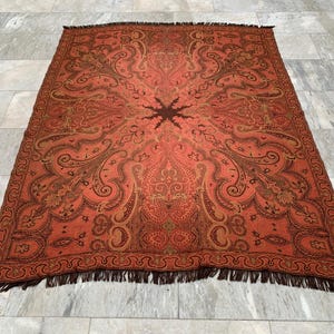 Antique Paisley Wool Shawl: Woman&#39;s Fashion Scarf (165 x 135 cm)