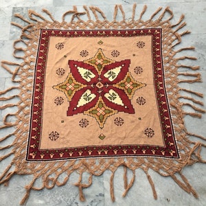 Handmade Rug, Area Rug, Vintage Rug, French Aubusson Rug, Needlepoint Rug, Wool Kilim Rug, 3x3 Rugs, Floral Rug, Oriental Rug, 92 x 82 cm