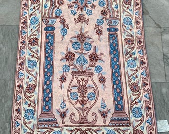 Vintage Aubusson Rug, Handmade Wool Needlepoint Floral Rug (108x63 cm)