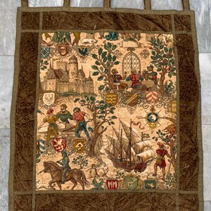 Vintage French Pictorial Tapestry: Home Decor Wall Hanging (82x72 cm)