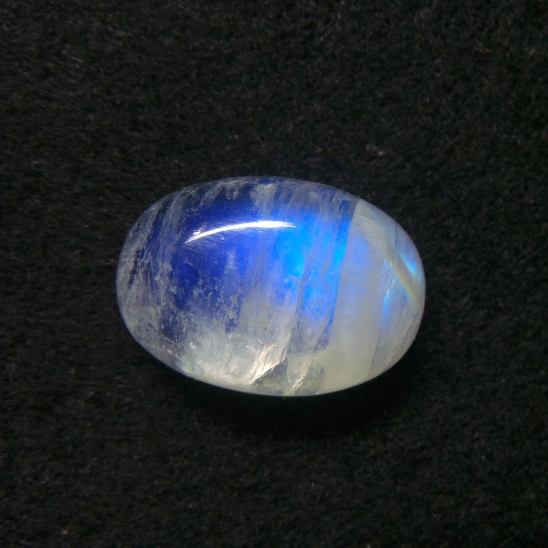 Rainbow Moonstone CabochonNatural Rainbow Moonstone Smooth Oval CabochonRainbow Moonstone CabochonBlue Flashy22.5x16x8.5 MMSC-105