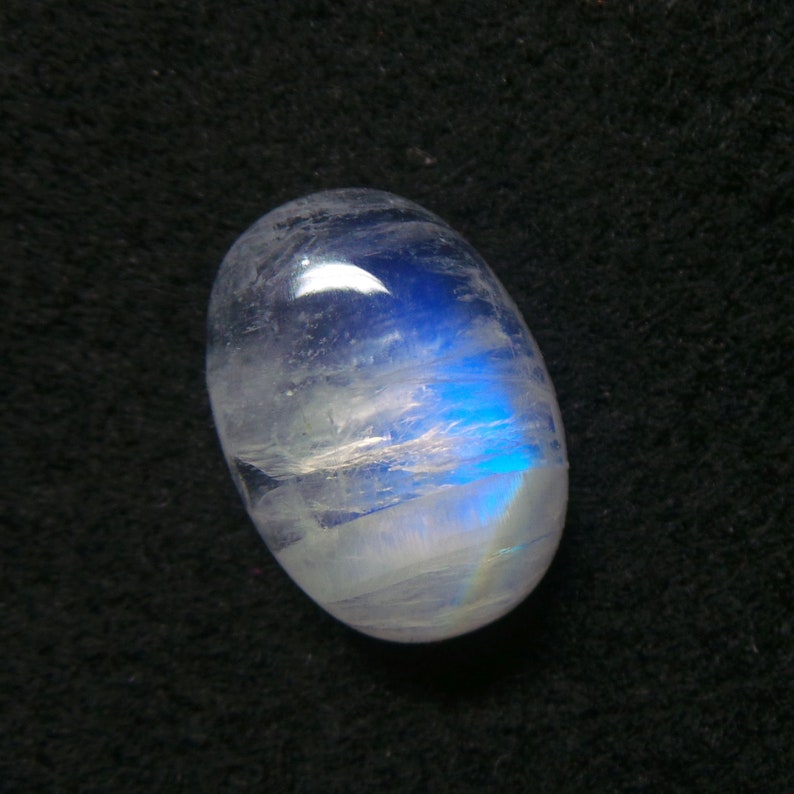 Rainbow Moonstone CabochonNatural Rainbow Moonstone Smooth Oval CabochonRainbow Moonstone CabochonBlue Flashy22.5x16x8.5 MMSC-105