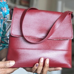 Bolso, bandolera, cartera, cartera, minimalista, The Lyrist en carmesí