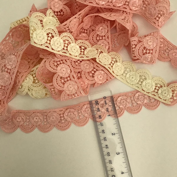 Venice Trim in peach or yellow with circle detail