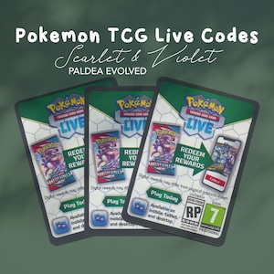 Peut inclure: Trois cartes Pokemon Trading Card Game Live avec un fond vert et le texte "Pokemon TCG Live Codes Scarlet & Violet PALDEA EVOLVED" en haut. Les cartes présentent un personnage Pokemon violet et le texte "Redeem Your Rewards".