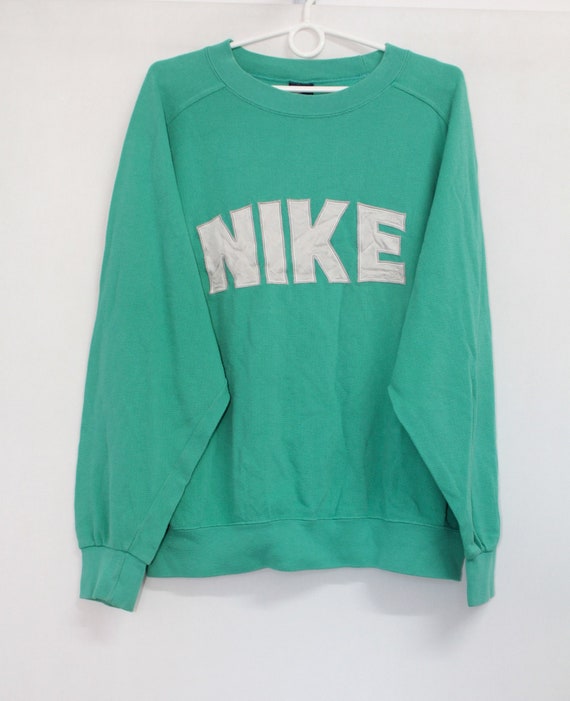 green nike sweatshirt