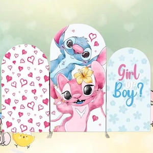 Puede incluir: Tres paneles arqueados con ilustraciones. El panel izquierdo tiene un patr&oacute;n de corazones rosas sobre un fondo blanco. El panel central presenta personajes de dibujos animados azules y rosas. El panel derecho tiene el texto "Girl or Boy?" sobre un fondo azul claro.