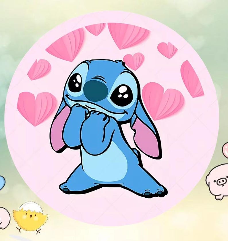 K&ouml;nnte beinhalten: Cartoon-Illustration von Stitch, einem blauen Alien-Charakter, mit gro&szlig;en schwarzen Augen und rosa Ohren, in einem rosa Kreis mit rosa Herzen. Die Figur kniet mit gefalteten H&auml;nden.