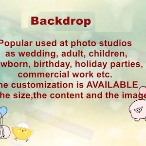 K&ouml;nnte beinhalten: Ein Hintergrund mit dem Wort "Backdrop" in Rot. Darunter steht, dass es beliebt f&uuml;r Fotostudios f&uuml;r Hochzeiten, Geburtstage und mehr ist. Cartoon-Schweine und ein K&uuml;ken mit Luftballons schm&uuml;cken das Bild.