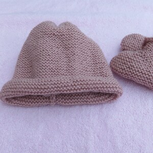 Wool hat and slippers for baby