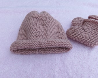 Sombrero de lana y zapatillas para bebé