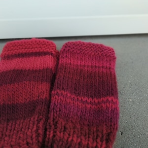 Women&#39;s wool mittens