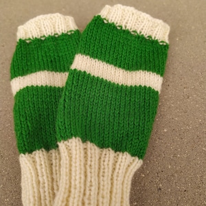 Women&#39;s wool mittens