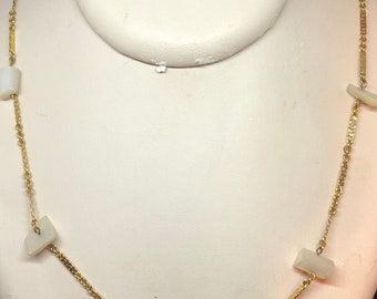 Vintage Les Bernard madre de perla collar de oro