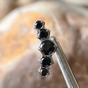 ASTM F136 Titanium  5 x Prong Black Cubic Zirconia Gem Curved Cluster Labret Helix Conch Cartilage 1.2mm 6mm/8mm