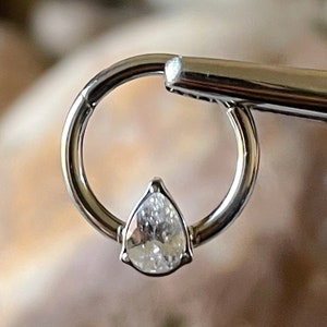 Teardrop /Waterdrop Gem Hinged Septum Clicker Daith Rook Ear Ring 1.2mm 8mm/10mm