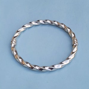 Hinged Oval Twist 925 Sterling Silver Bangle Bracelet for