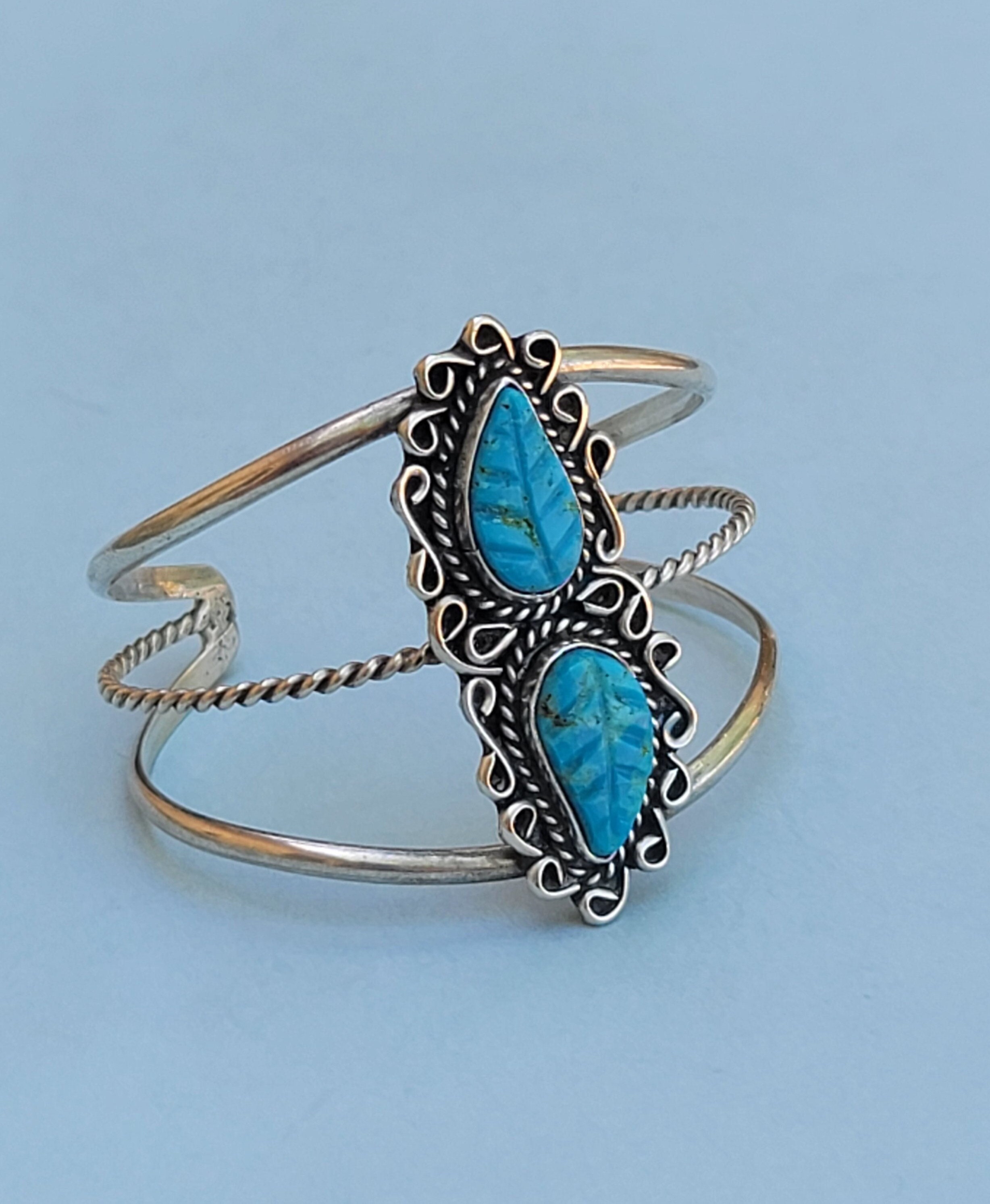 Very Unique Vintage Native American Navajo Blue Druzy Sterling Silver Bracelet Cuff Very Unique Vintage Native American Navajo Blue Druzy Sterling Silver Bracelet Cuff