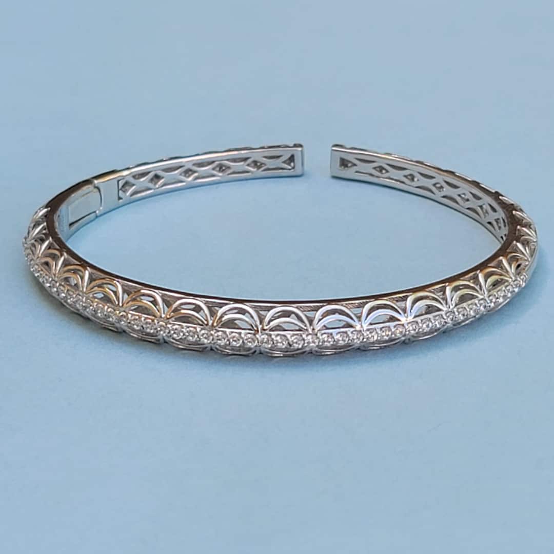 Tacori IV CZ Cubic Zirconia 925 Sterling Silver Hinged Cuff Bracelet