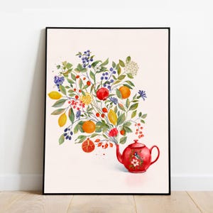 Puede incluir: Una pintura de acuarela de una tetera roja con un diseño floral. La tetera está llena de un ramo de flores, limones y naranjas.