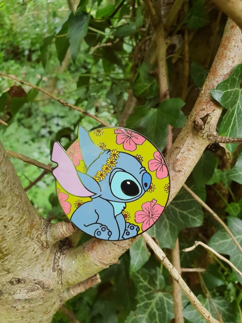 Sunflower stitch variant pin
