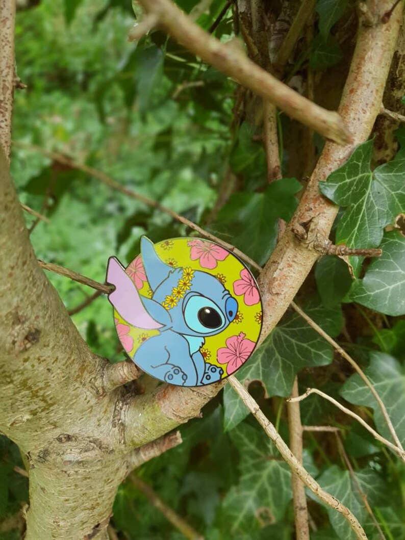 Sunflower stitch variant pin