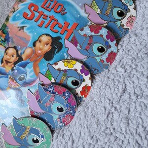 New Embroidery No Lilo STITCH Sitting Smiling Pin Trading Book Bag Large  for Disney Pin Collections Holds About 300 Hidden Mickey Pins 