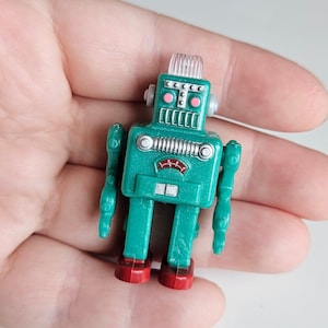 Mini Vintage Retro Robots Figure 5cm Smoking Robot