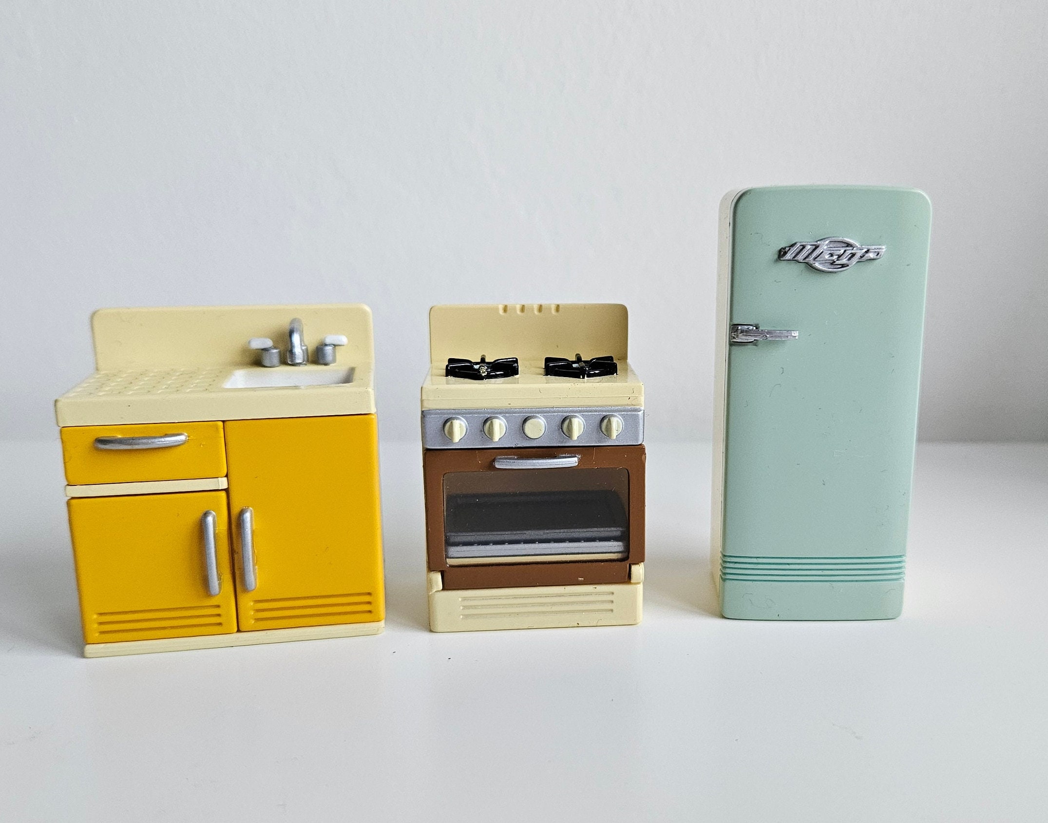 1:12 Scale Dollhouse Classic Styled Retro Smeg Refrigerator 