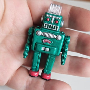 Mini Vintage Retro Robots Figure 6cm Smoking Robot