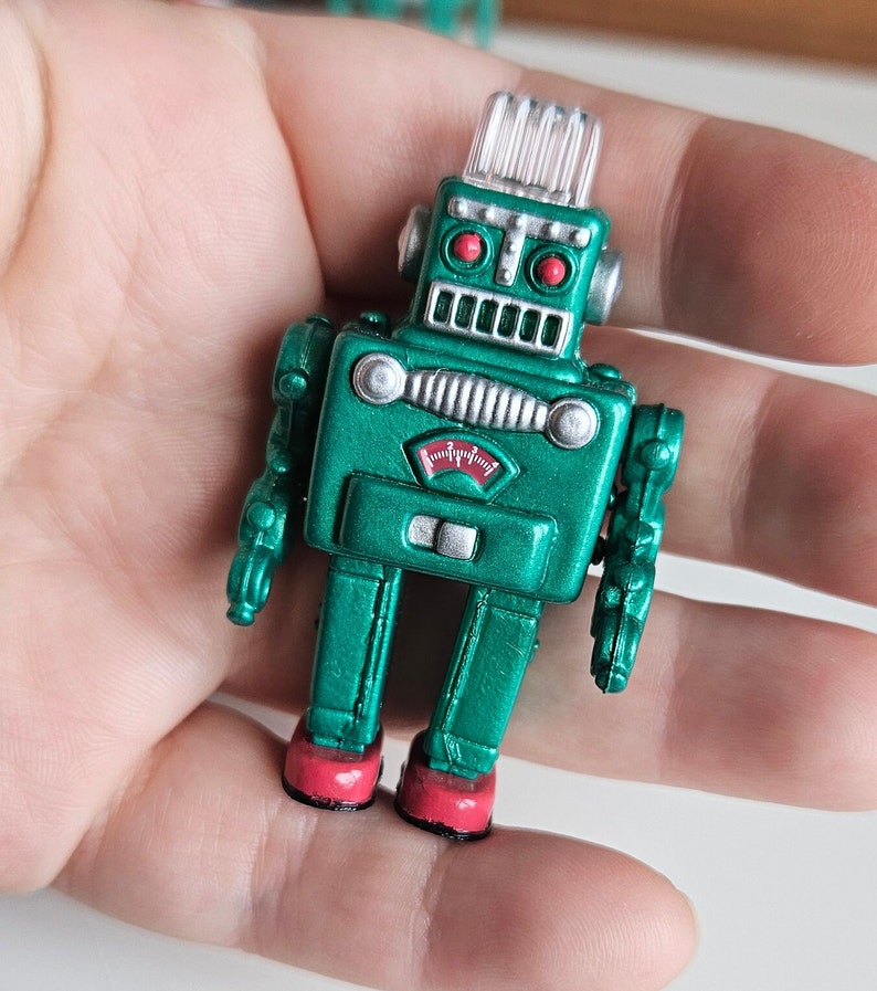 Mini Vintage Retro Robots Figure 6cm Smoking Robot