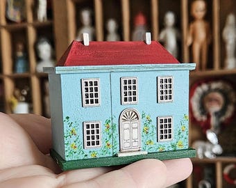 Miniature Tri-ang Queen Anne style Dollhouse for a Dolls House 1/12th 1/18th Retro Vintage