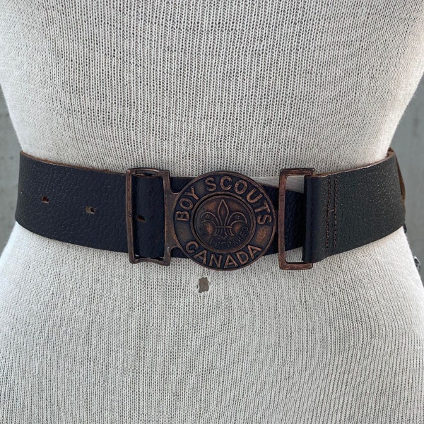 Vintage 80s Boy Scouts Canada belt, dark brown genuine cowhide belt, be prepared, distressed leather, scouts group gift, outdoorsy people