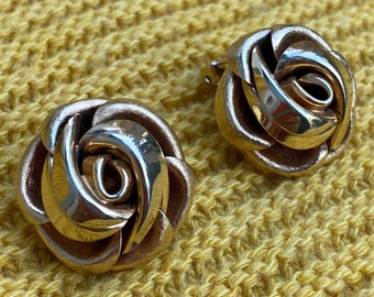 Vintage gold tone rose earrings, blooming rose clip on earrings, chunky rose shaped earrings, floral earrings, valetines day gift, rosas
