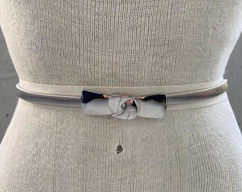 80s Silver Tone Serpentine Belt, Two Hearts Buckle, Mod  display picture 3