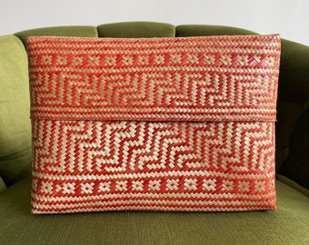 80s bakestry clutch, palm leaf clutch, khaki and reddish color, handmade Mexican purse, ethnic design, boho hippie accessories, summer bag