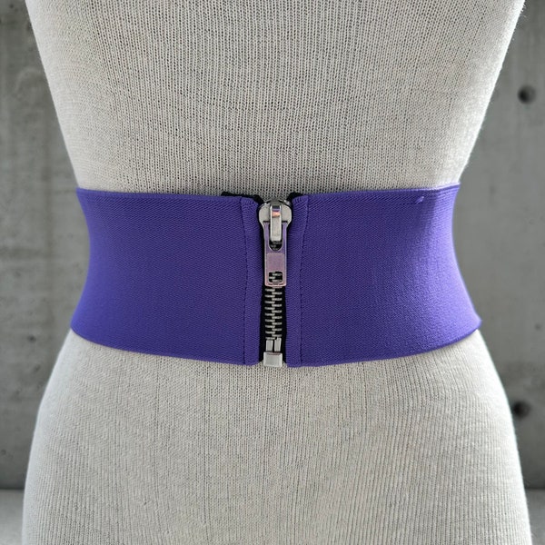 Vintage purple elastic belt, futuristic style waistband, zipper buckle, retro corset looking belt, 80s glam rock vibes, purple cinch belt