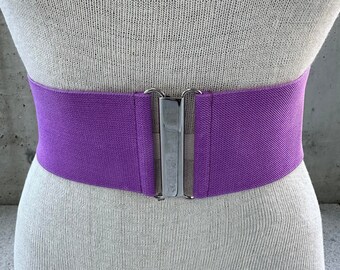 Y2K lilac elasticated belt, silver tone rectangle buckle, vtg stretch waist belt, disco cincher, eclectic style, maximalist rockabilly look