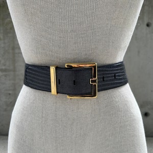 Vintage 80’s belt in black leather with blue detail. 1980s Navy Leather Belt, Vintage Dark Blue Skinny Belt - Etsy main image 2