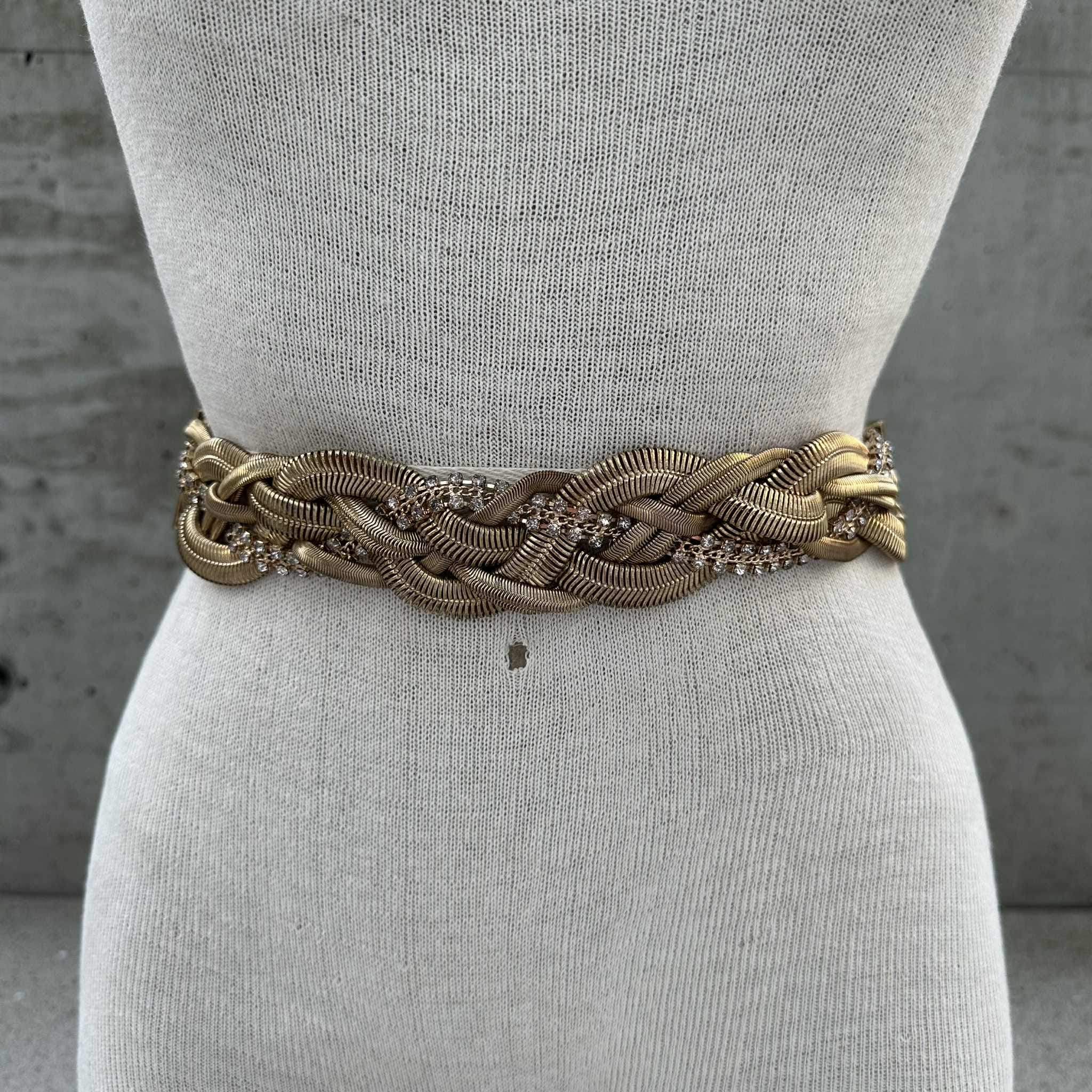 Gold Chain Belt with Crystal Accents Vintage 90\'s 90s Gold Tone Ring Chain Belt | Chaink Link Belt  main image 3