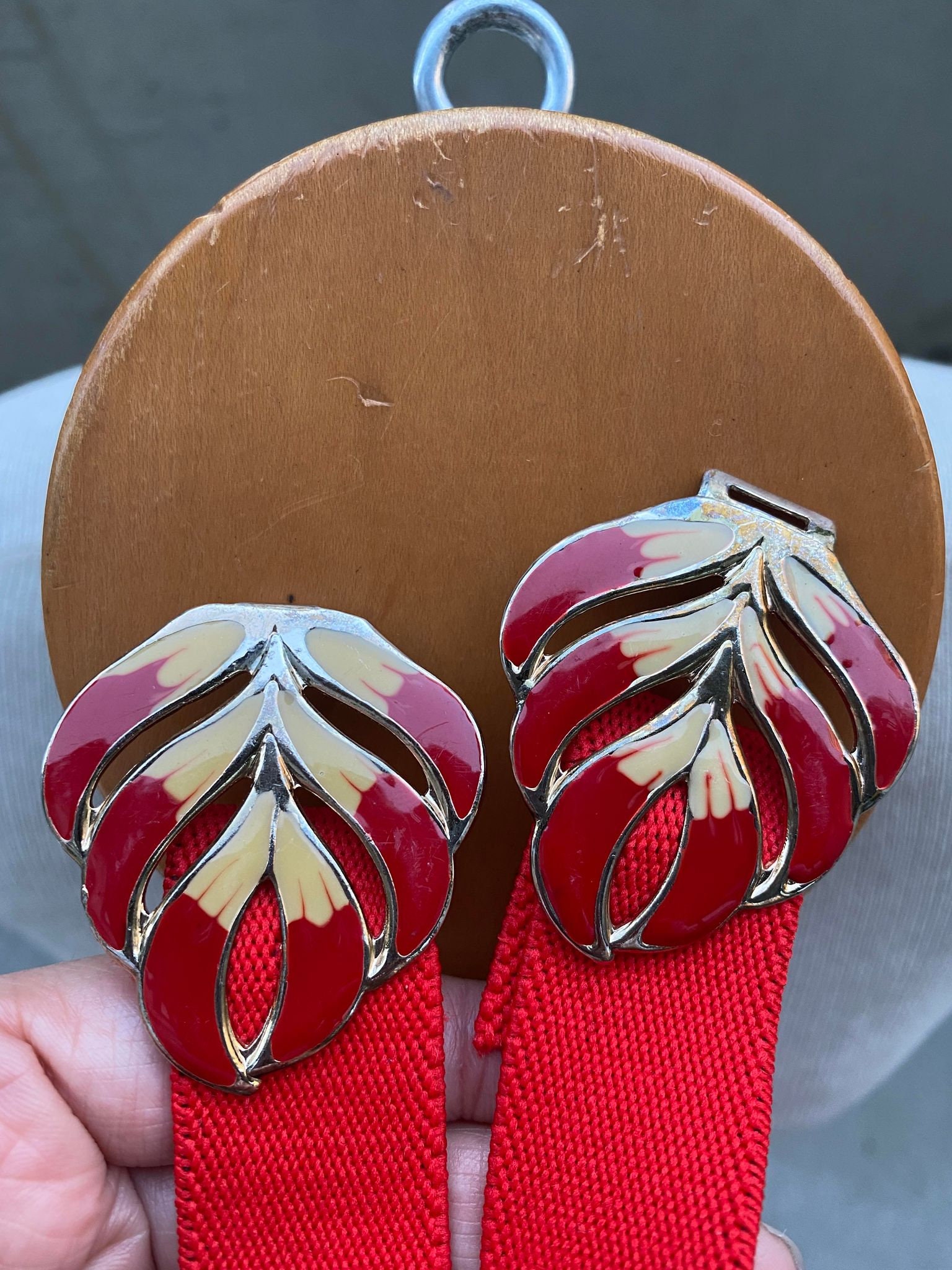 ? ?Vintage Red on Red Feathered Elastic Enamel 80s Belt? ? Feathered Red & Gold Elastic Enamel 1980s Cinch... | Depop main image 3
