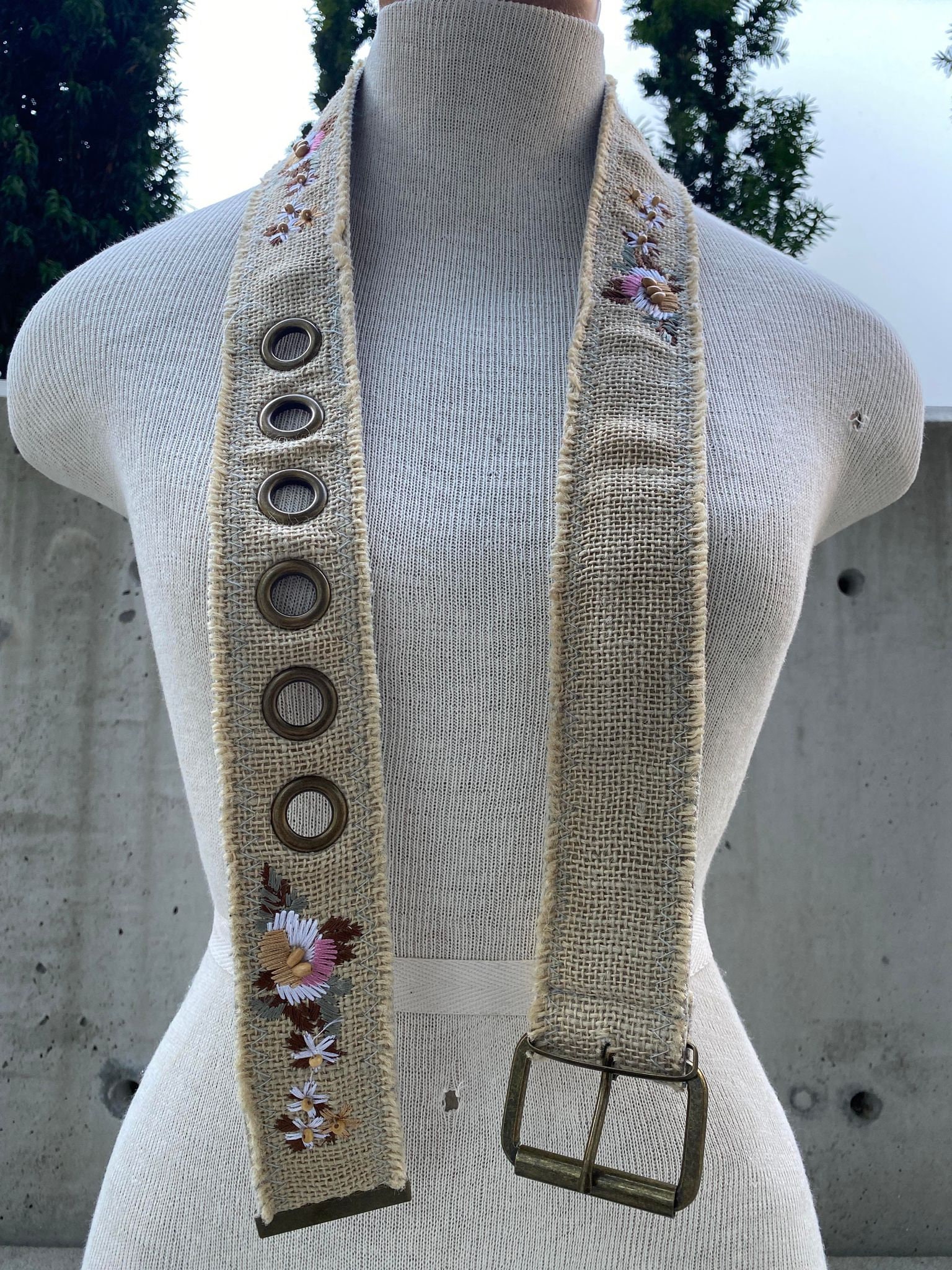 Vintage  embroidery belt, 90s  wide belt, bronze tone eyelets, boho hippie. S-L. Vintage Floral Embroidery Belt, 90s Jute Wide Belt, Bronze  main image 4