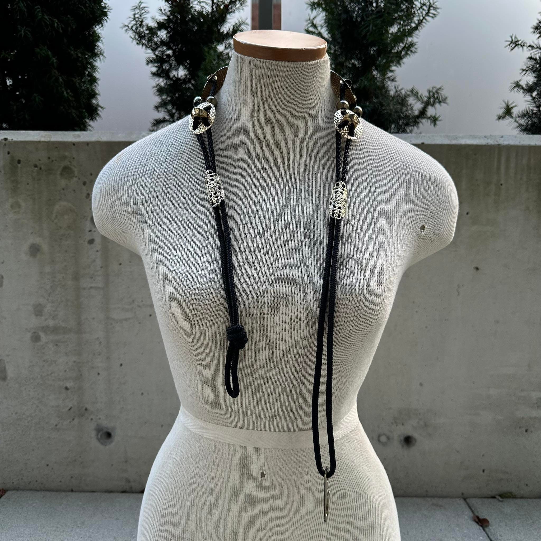 Vintage Medallion Chain Belt, 80s Black and Gold Hip Belt  display picture 2