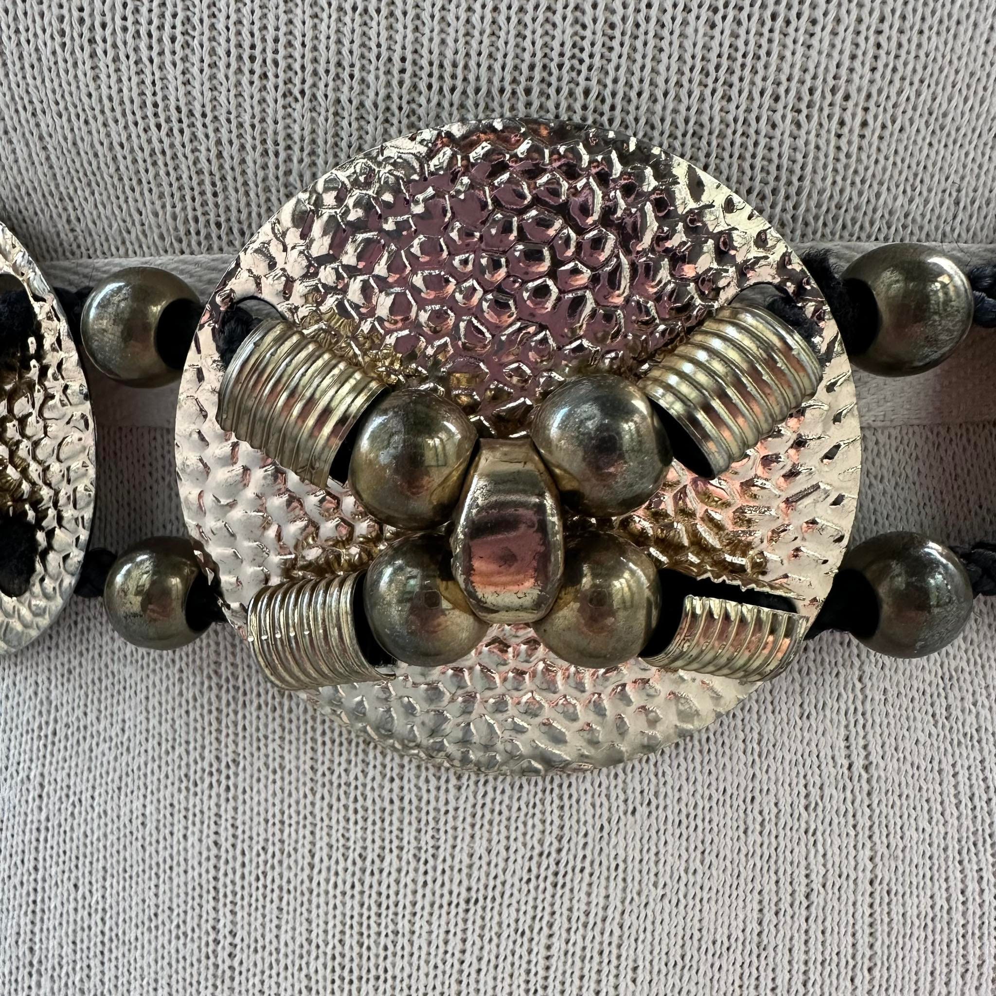 Vintage Medallion Chain Belt, 80s Black and Gold Hip Belt  display picture 3