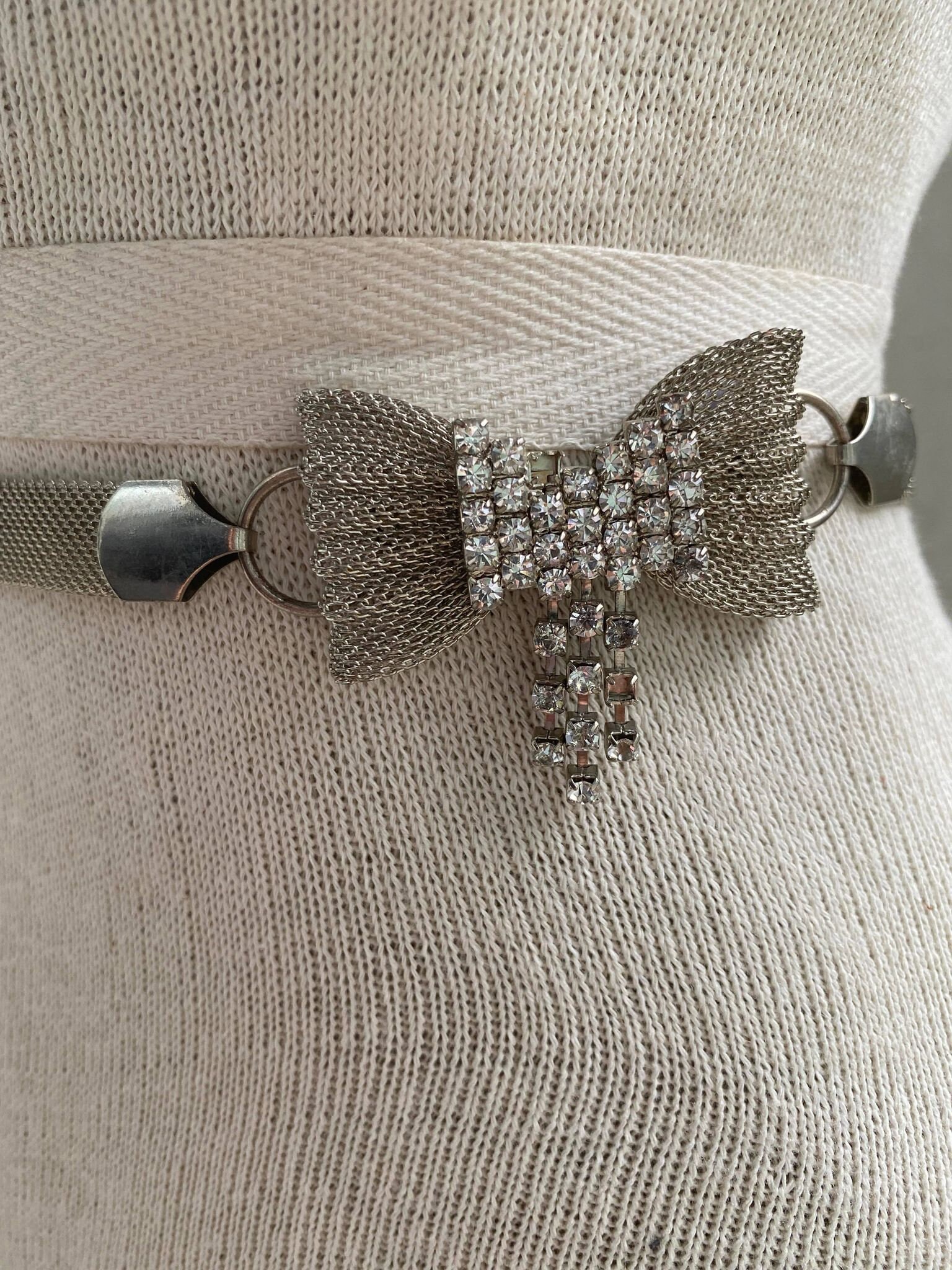 Vintage Silver Tone Mesh Chain With Rhinestone Bows Statement Belt Necklace OS Vintage Silver Tone Mesh Chain and Rhinestone Buckle  main image 2