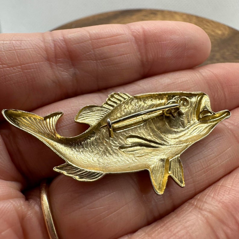 80s big mouth bass fish brooch, vintage gold tone fish pin, sport boating, lake fishing enthusiast, grandparents gift, fisherman accessories image 5